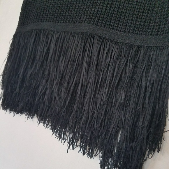 Knit top w fringe - Picture 4 of 8